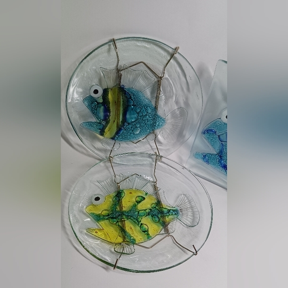 Set of 3 Fused Art Glass Fish 🐟 on Clear Plates Wall Decor - Picture 3 of 15